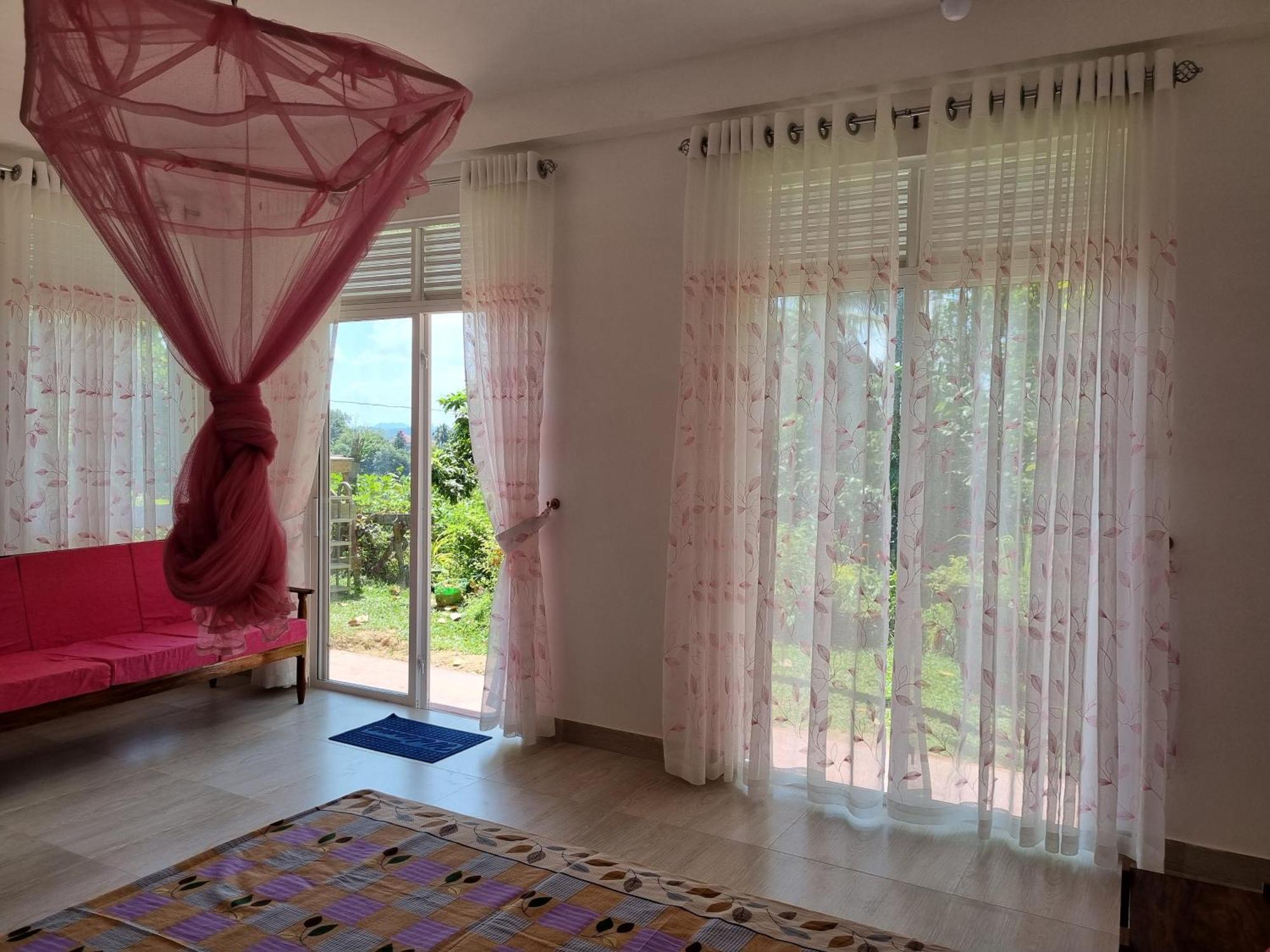 Squirrel'S Nest Otel Kandy Dış mekan fotoğraf